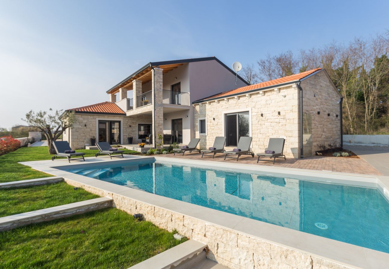 Villa in Pinežici - Villa Harmony for 8 people in Central Istria with 50 m2 private pool and sea view
