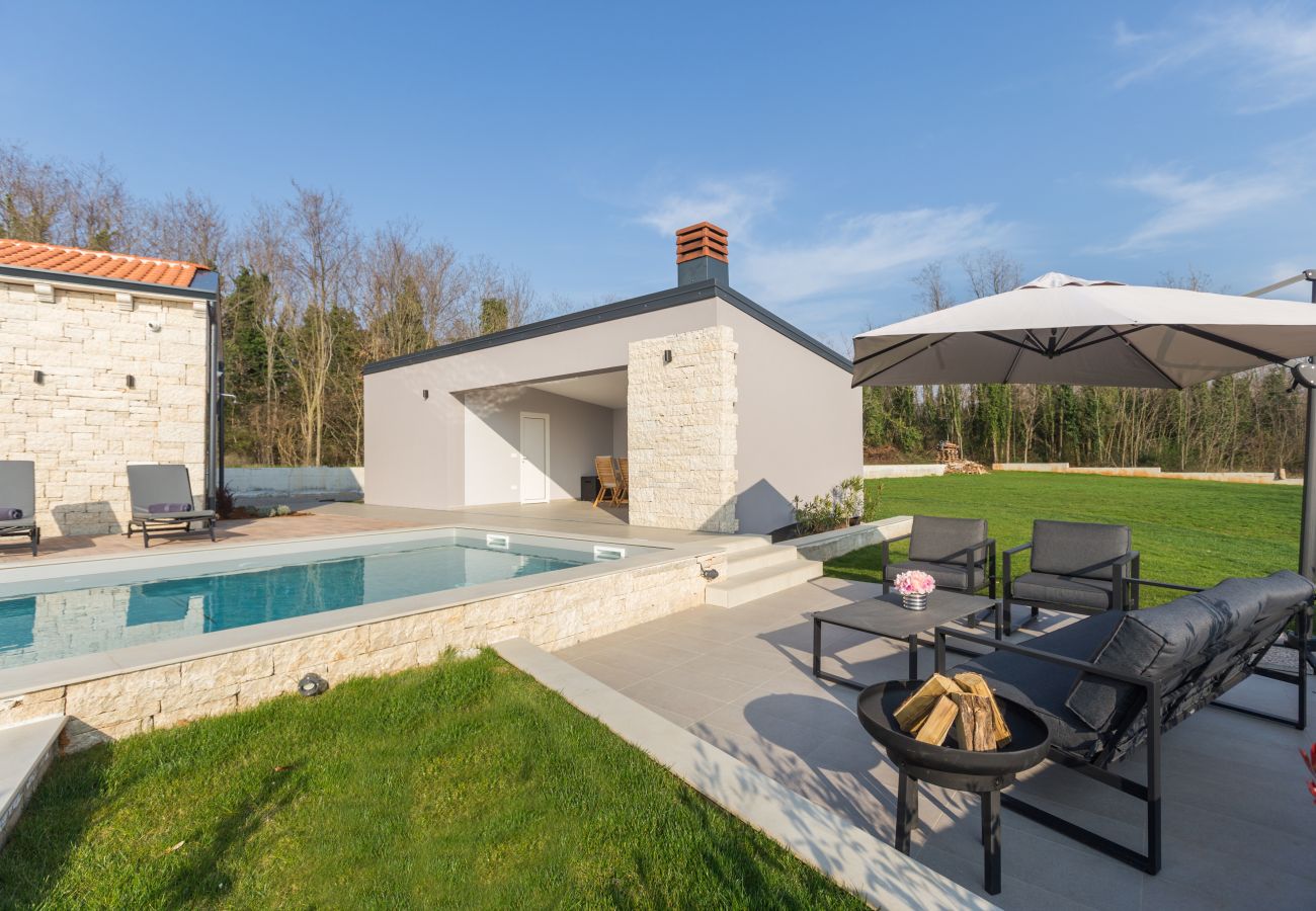 Villa in Pinežici - Villa Harmony for 8 people in Central Istria with 50 m2 private pool and sea view