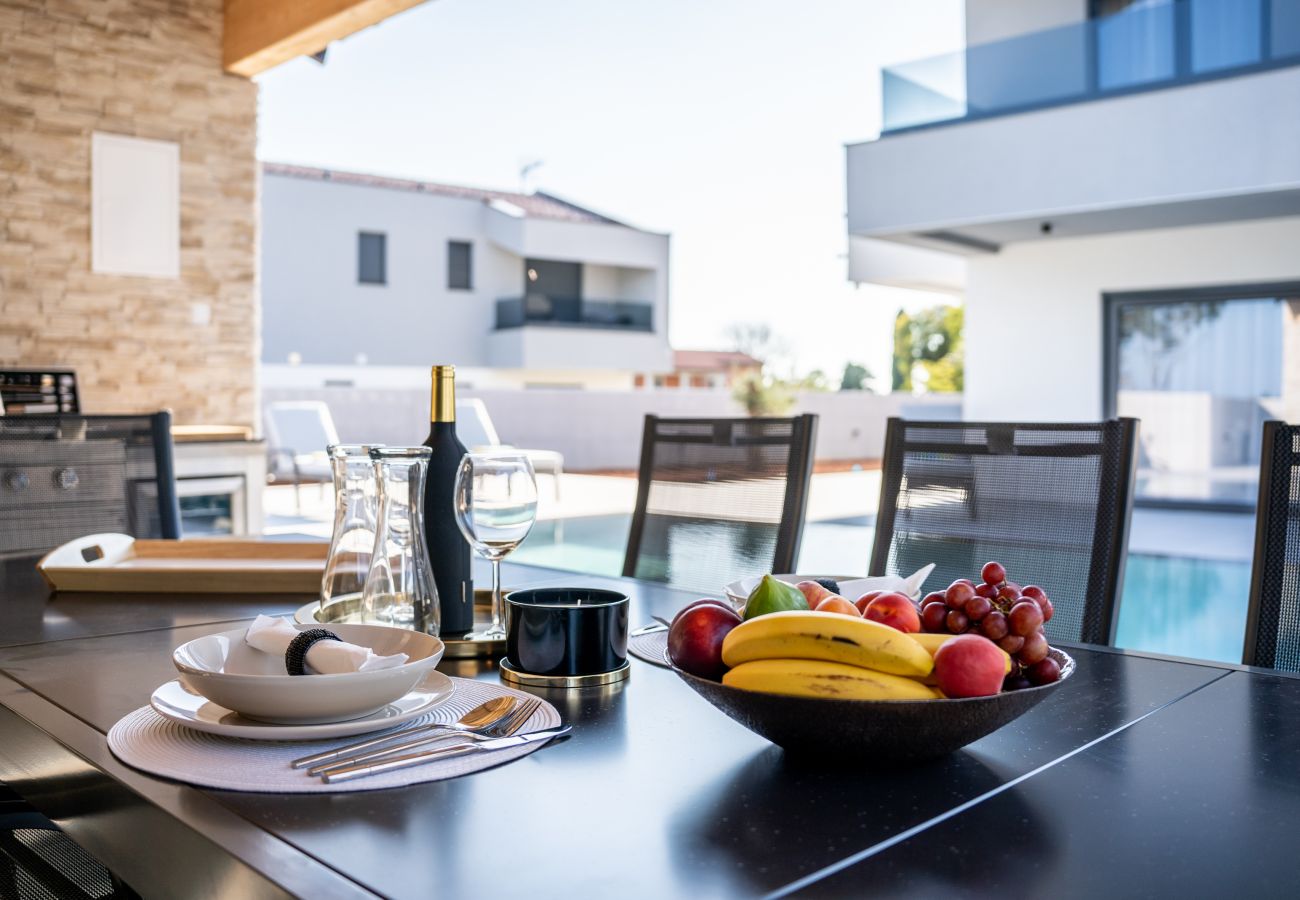 Villa in Rebici - Villa Istra Relax Smaragd for 8 people with heated pool & pet friendly only 800 m from the beach