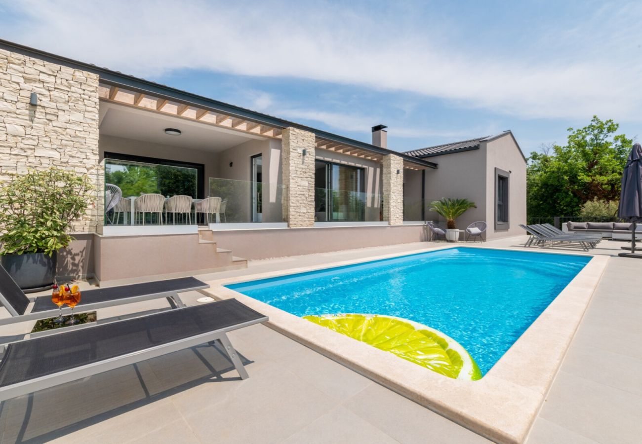 Villa in Nedešcina - Villa AntheaPaola near Labin - Rabac for 8 people with heated private pool and  children playground