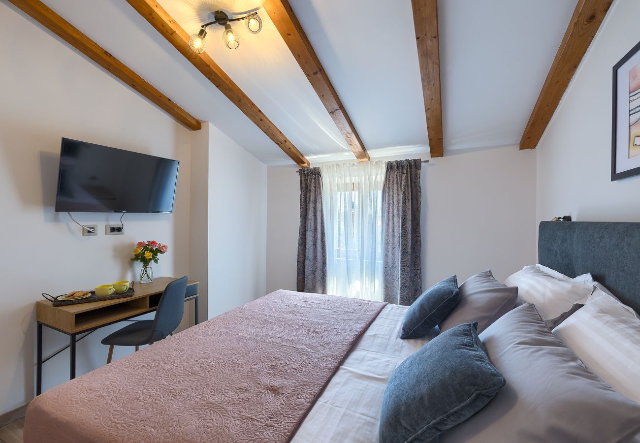 Villa in Marcana - Villa Tonin for 6 people near Pula with jacuzzi & children playground