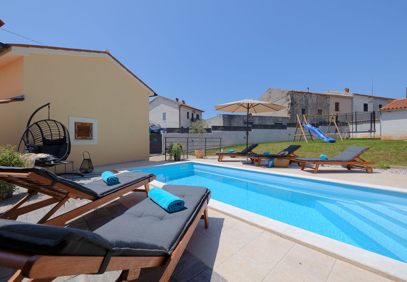Villa in Marcana - Villa Tonin for 6 people near Pula with jacuzzi & children playground