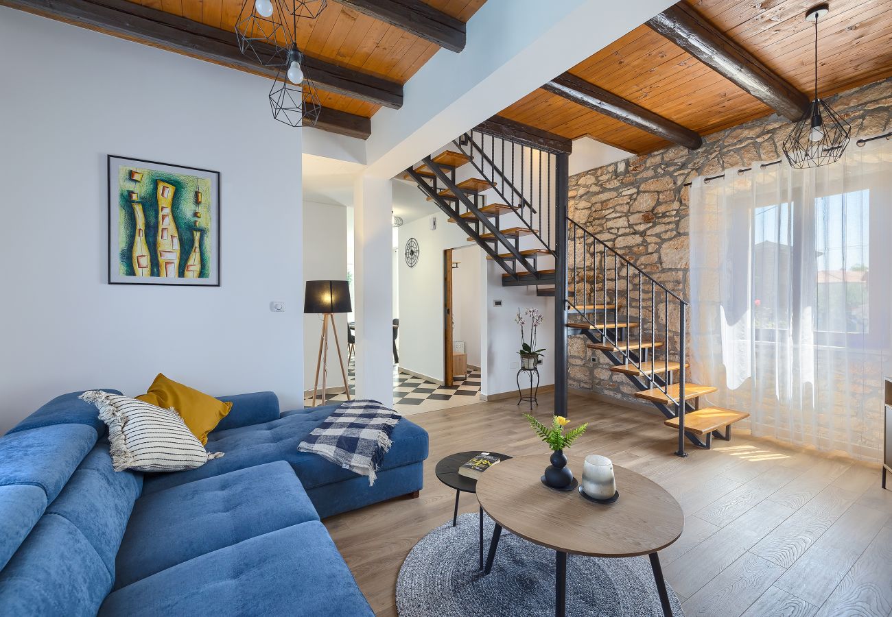 Villa in Marcana - Villa Tonin for 6 people near Pula with jacuzzi & children playground