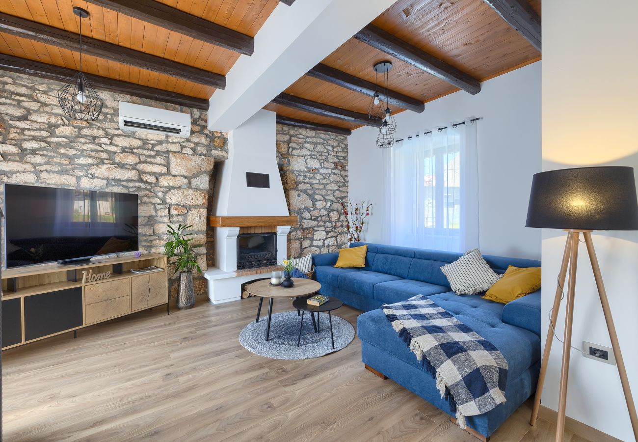 Villa in Marcana - Villa Tonin for 6 people near Pula with jacuzzi & children playground
