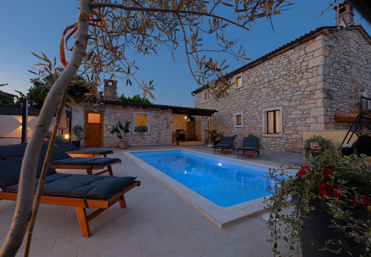 Villa in Marcana - Villa Tonin for 6 people near Pula with jacuzzi & children playground