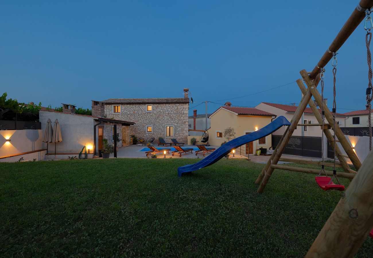 Villa in Marcana - Villa Tonin for 6 people near Pula with jacuzzi & children playground