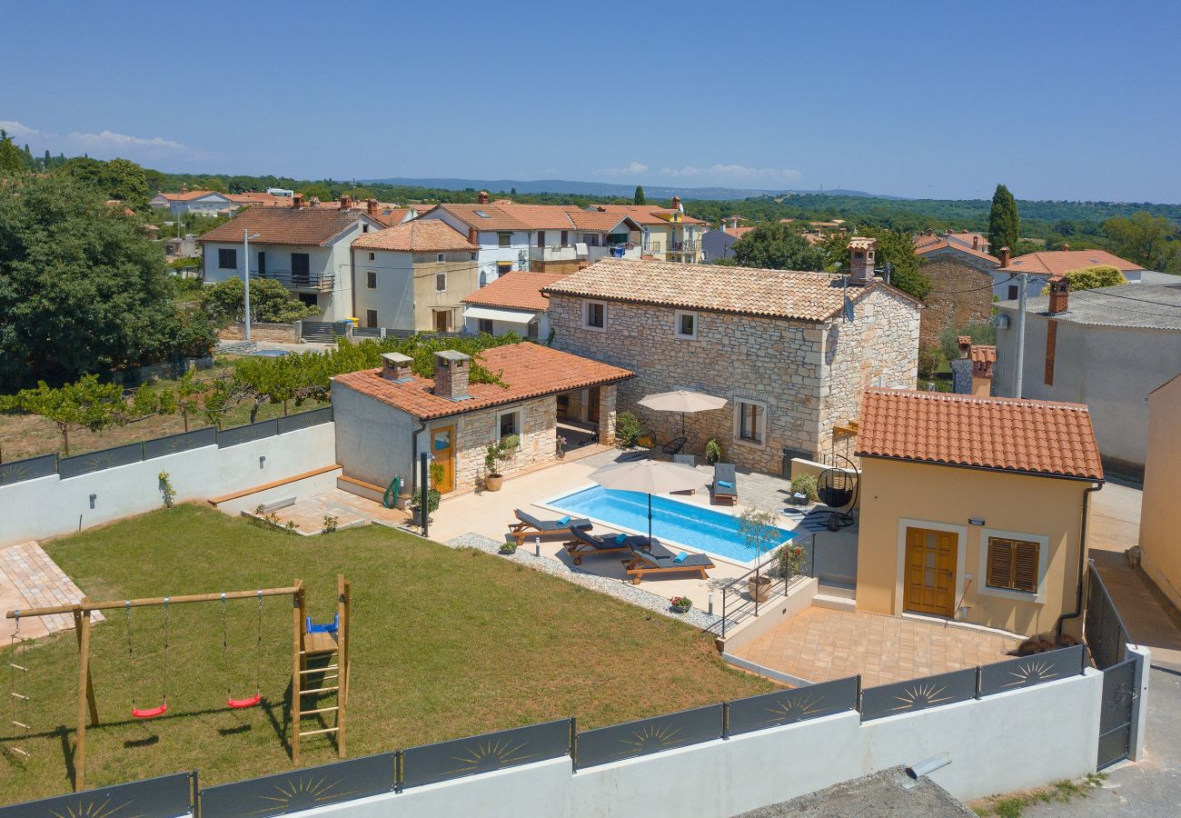 Villa in Marcana - Villa Tonin for 6 people near Pula with jacuzzi & children playground