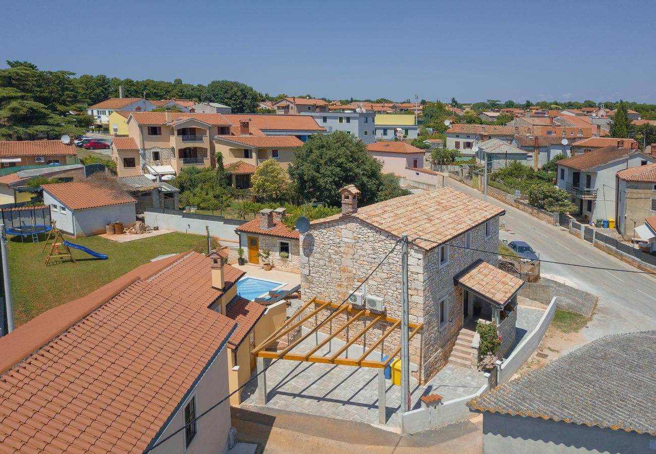 Villa in Marcana - Villa Tonin for 6 people near Pula with jacuzzi & children playground