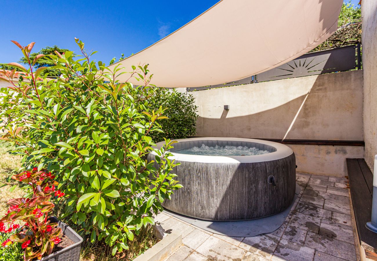 Villa in Marcana - Villa Tonin for 6 people near Pula with jacuzzi & children playground
