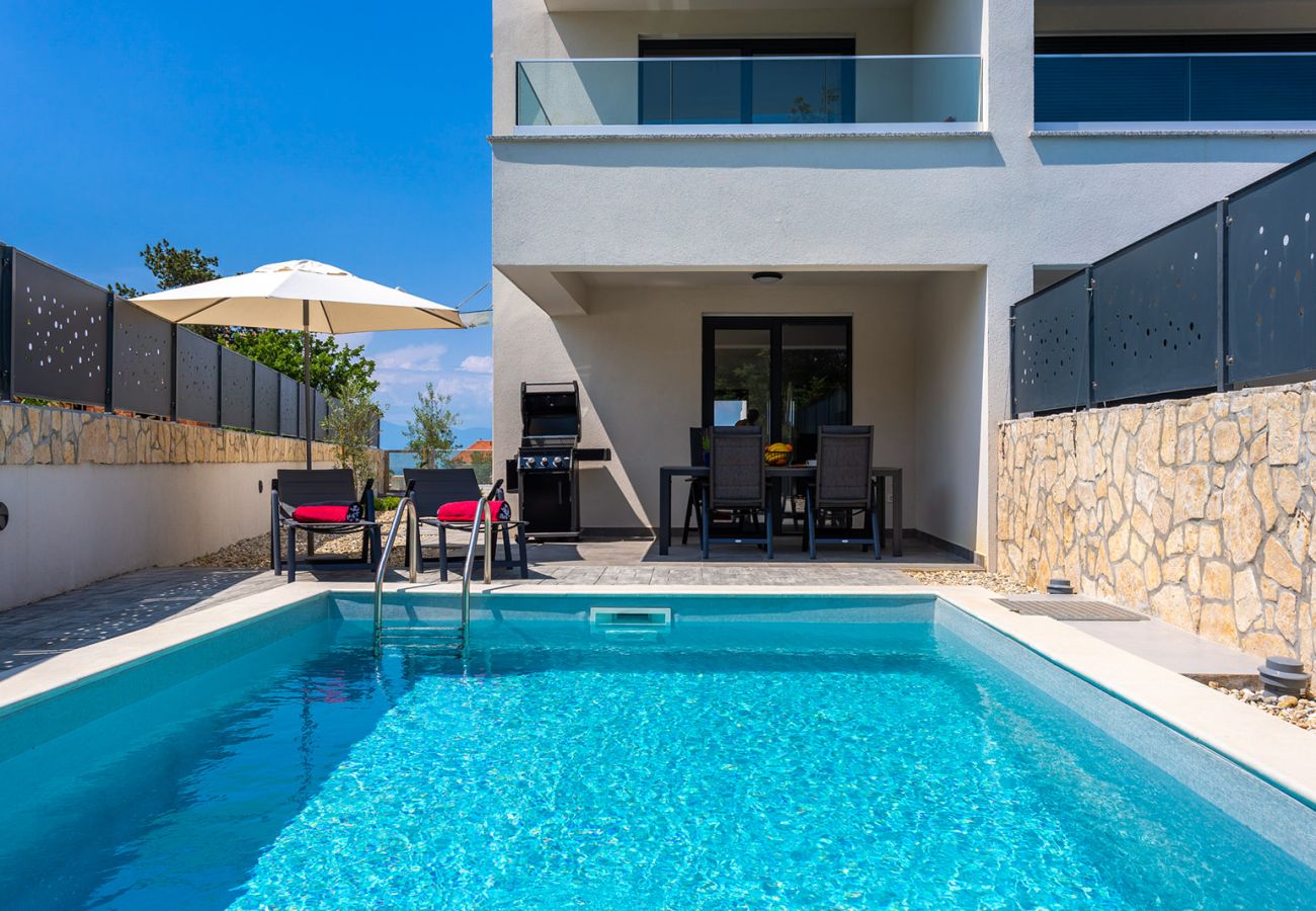 Villa in Malinska - Villa Larus on Island Krk for 6 people with sea view & only 500 m from the sea