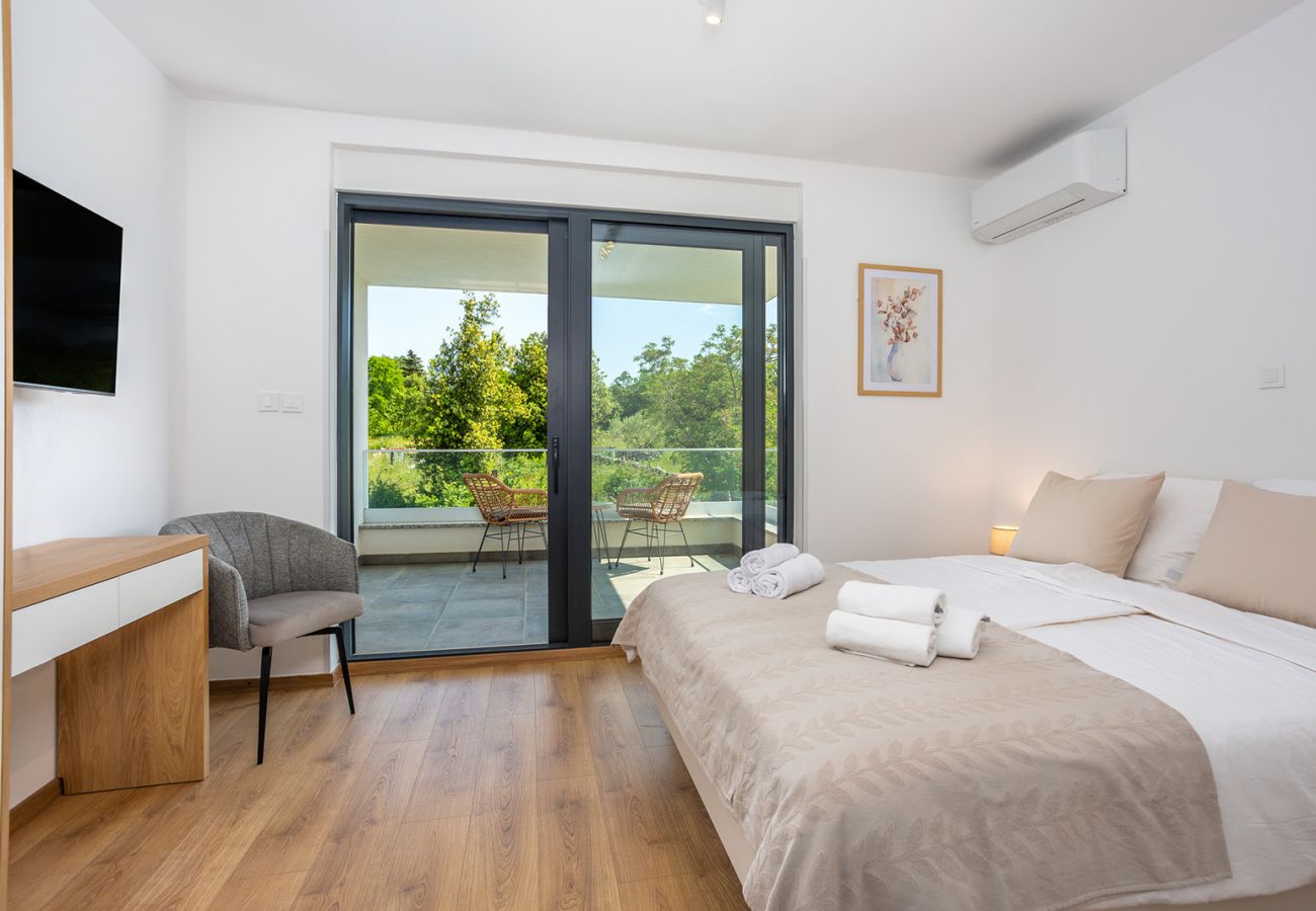Villa in Malinska - Villa Larus on Island Krk for 6 people with sea view & only 500 m from the sea