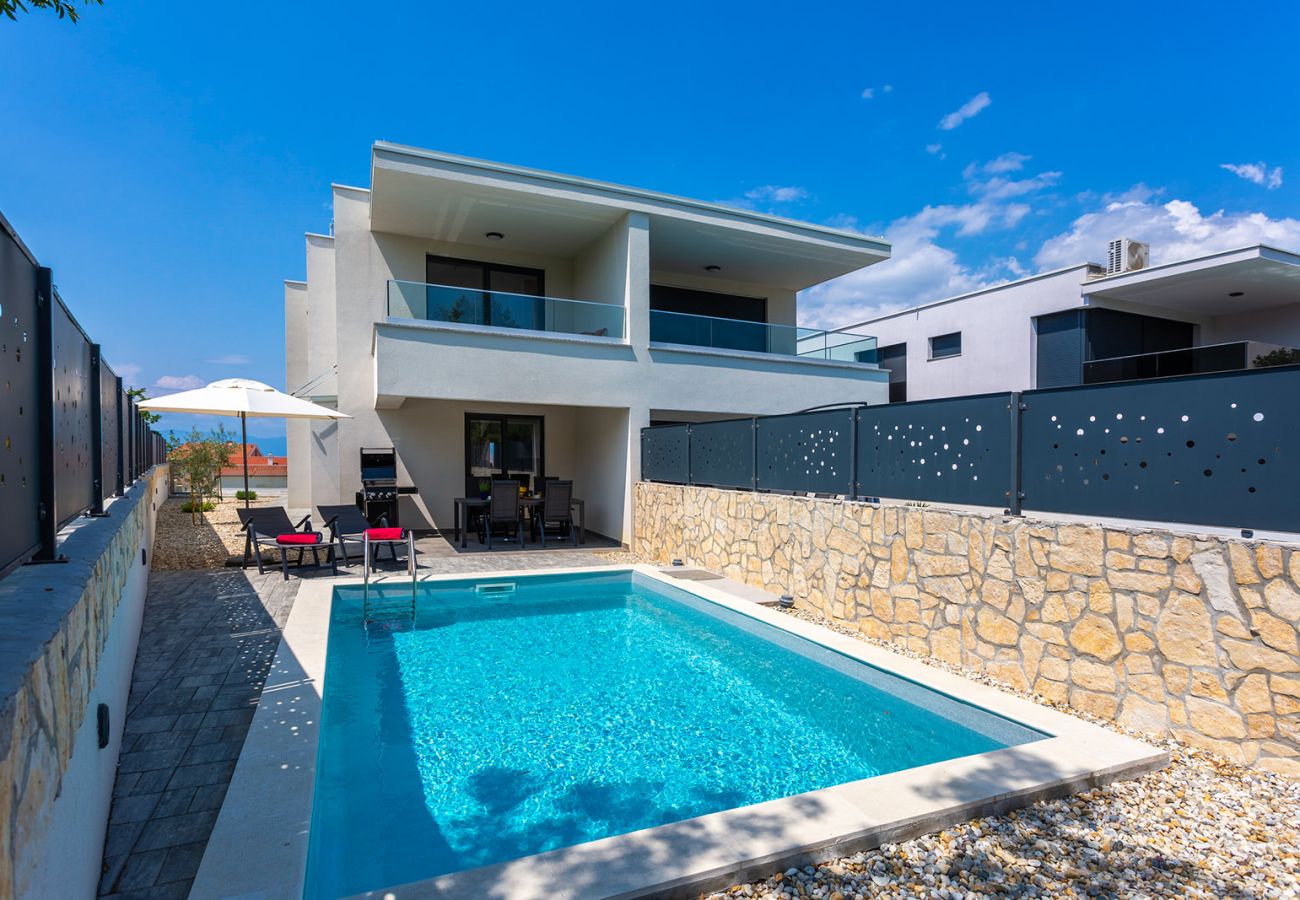 Villa in Malinska - Villa Larus on Island Krk for 6 people with sea view & only 500 m from the sea