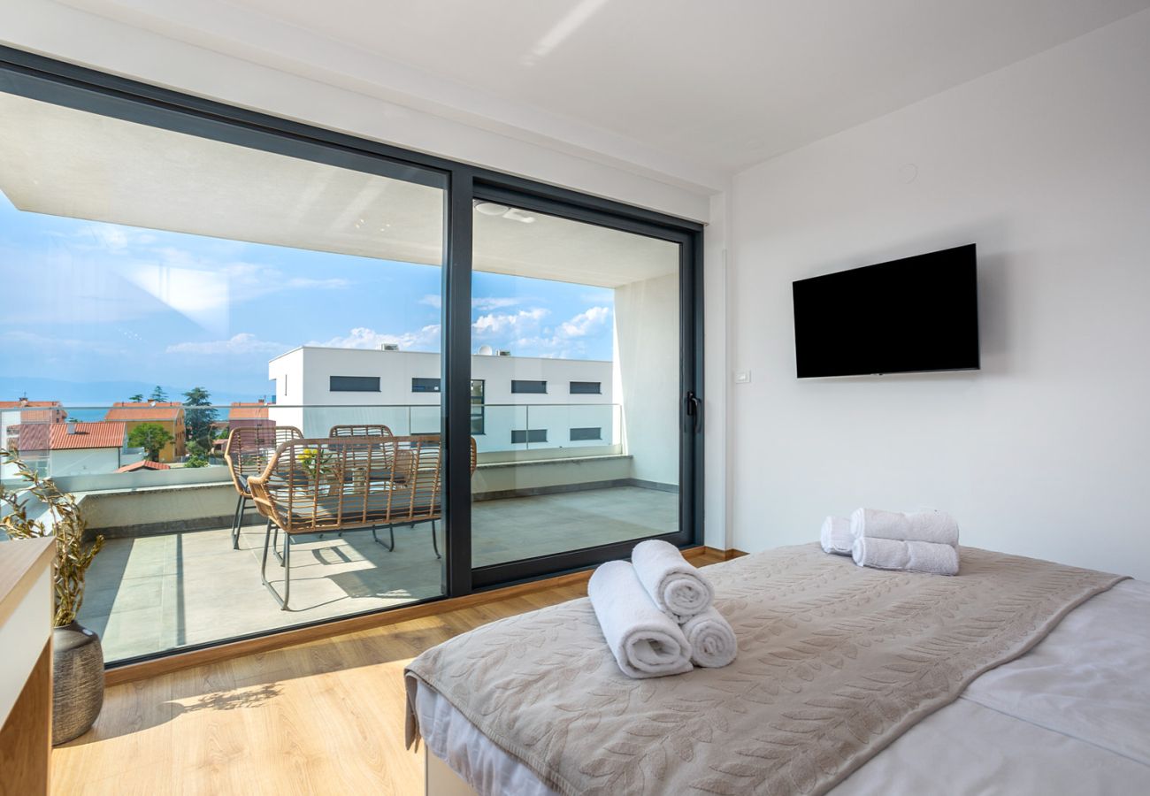 Villa in Malinska - Villa Larus on Island Krk for 6 people with sea view & only 500 m from the sea