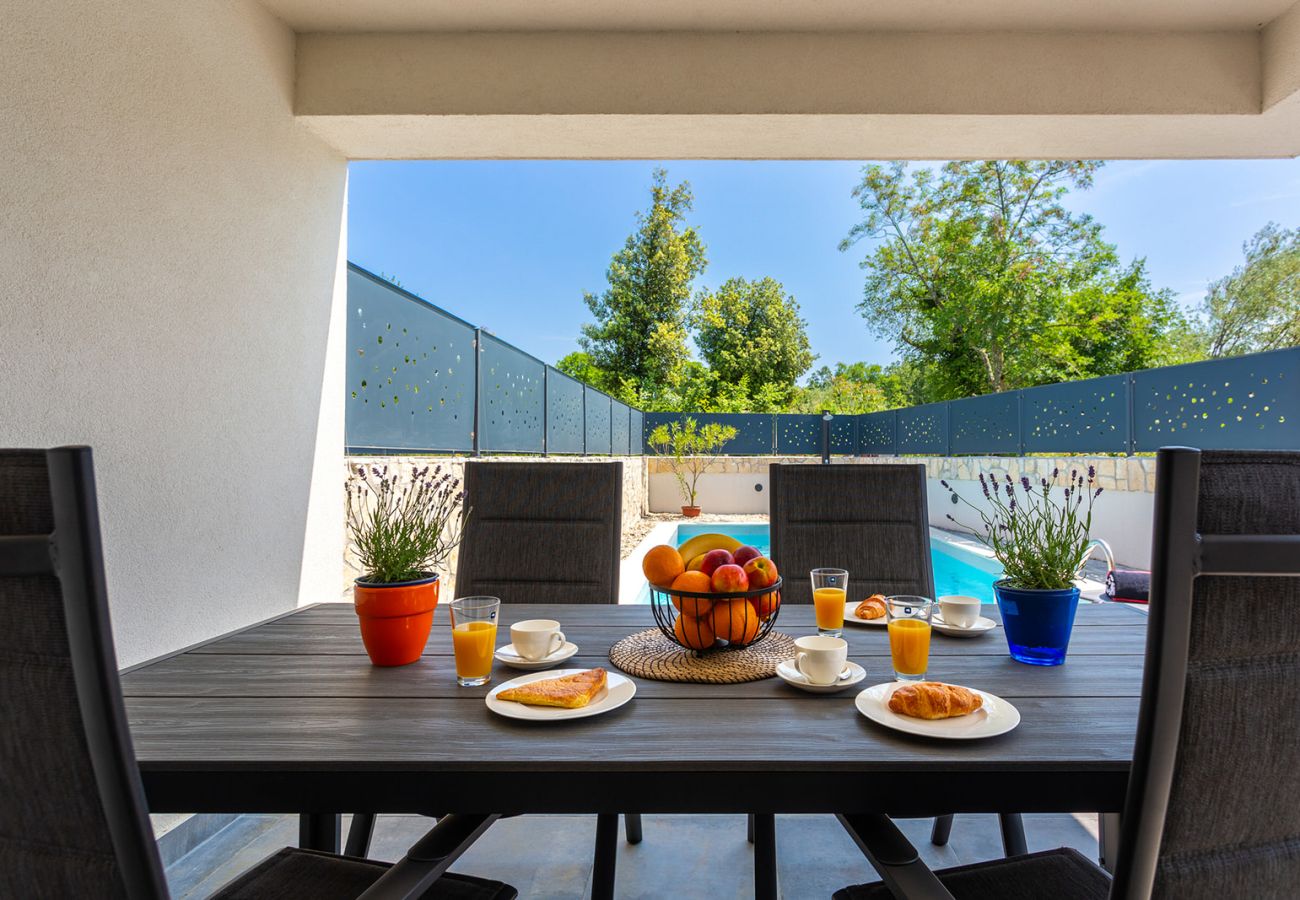 Villa in Malinska - Villa Larus on Island Krk for 6 people with sea view & only 500 m from the sea