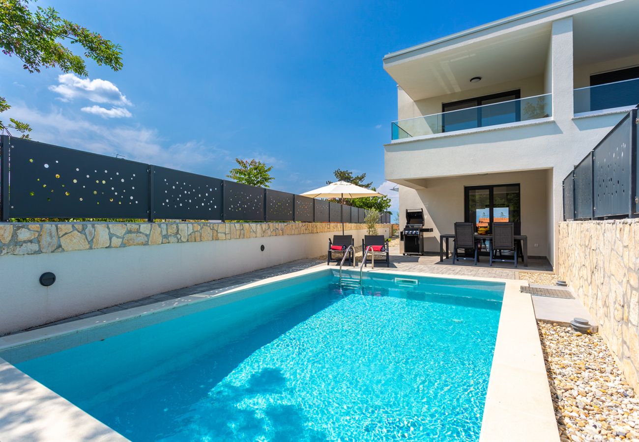 Villa in Malinska - Villa Larus on Island Krk for 6 people with sea view & only 500 m from the sea