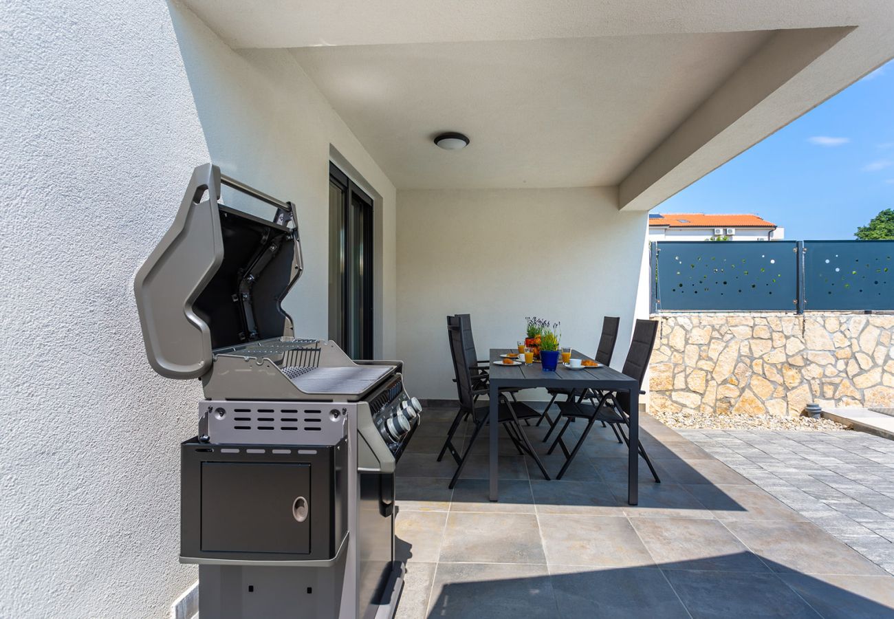 Villa in Malinska - Villa Larus on Island Krk for 6 people with sea view & only 500 m from the sea