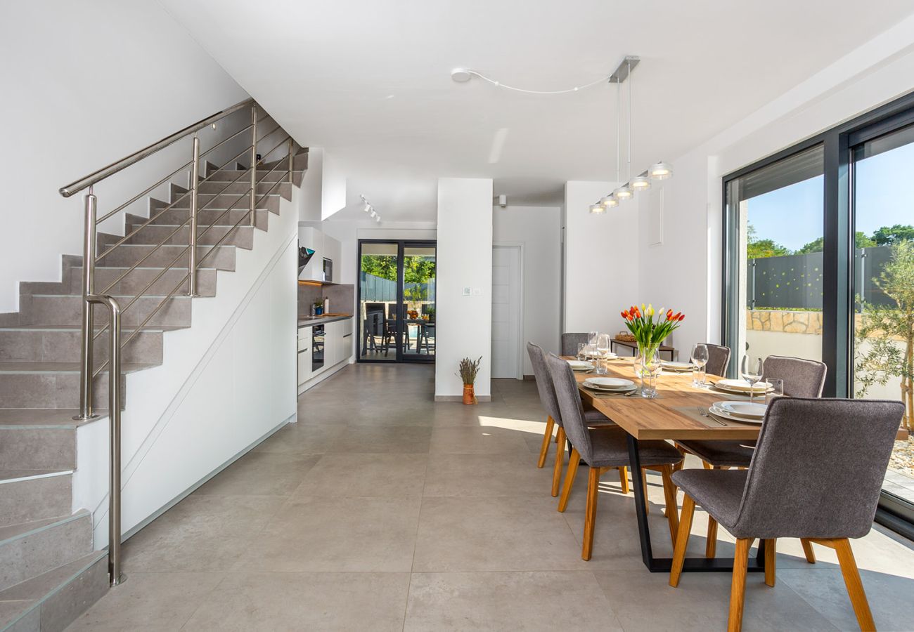 Villa in Malinska - Villa Larus on Island Krk for 6 people with sea view & only 500 m from the sea