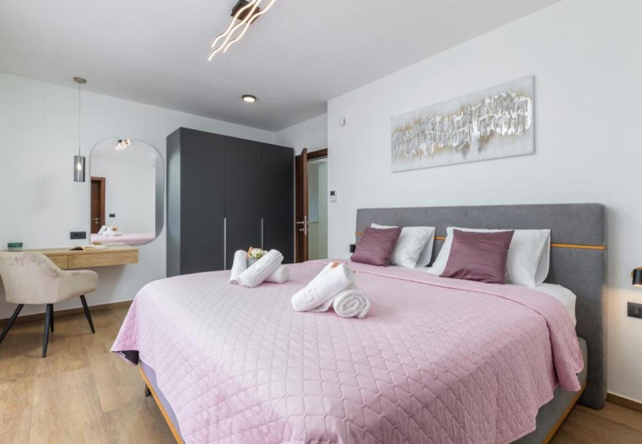 Villa in Juršici - Villa Ana Škicini for 10 people with private pool and sea view near Novigrad