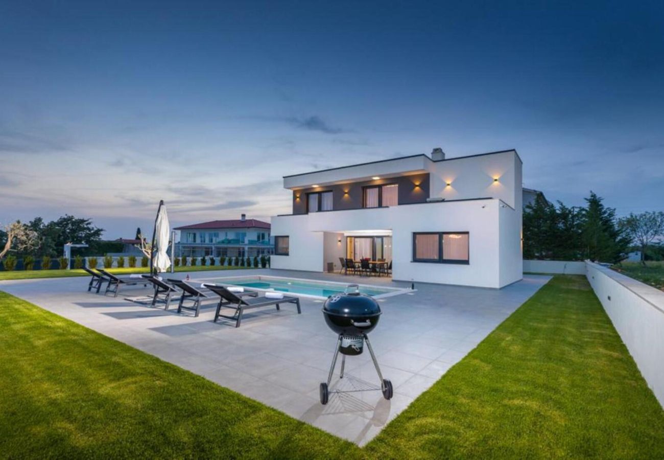 Villa in Juršici - Villa Ana Škicini for 10 people with private pool and sea view near Novigrad