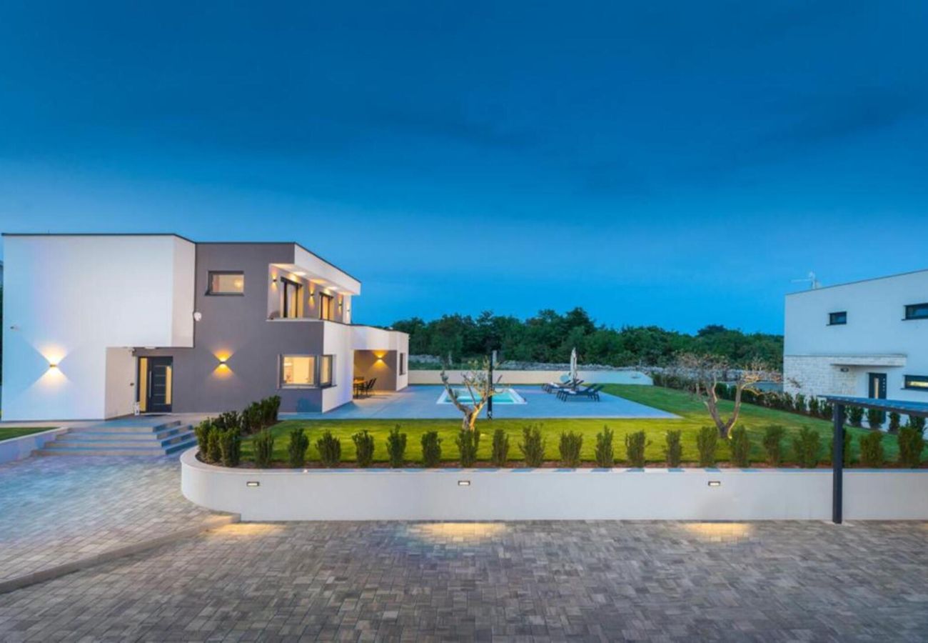 Villa in Juršici - Villa Ana Škicini for 10 people with private pool and sea view near Novigrad