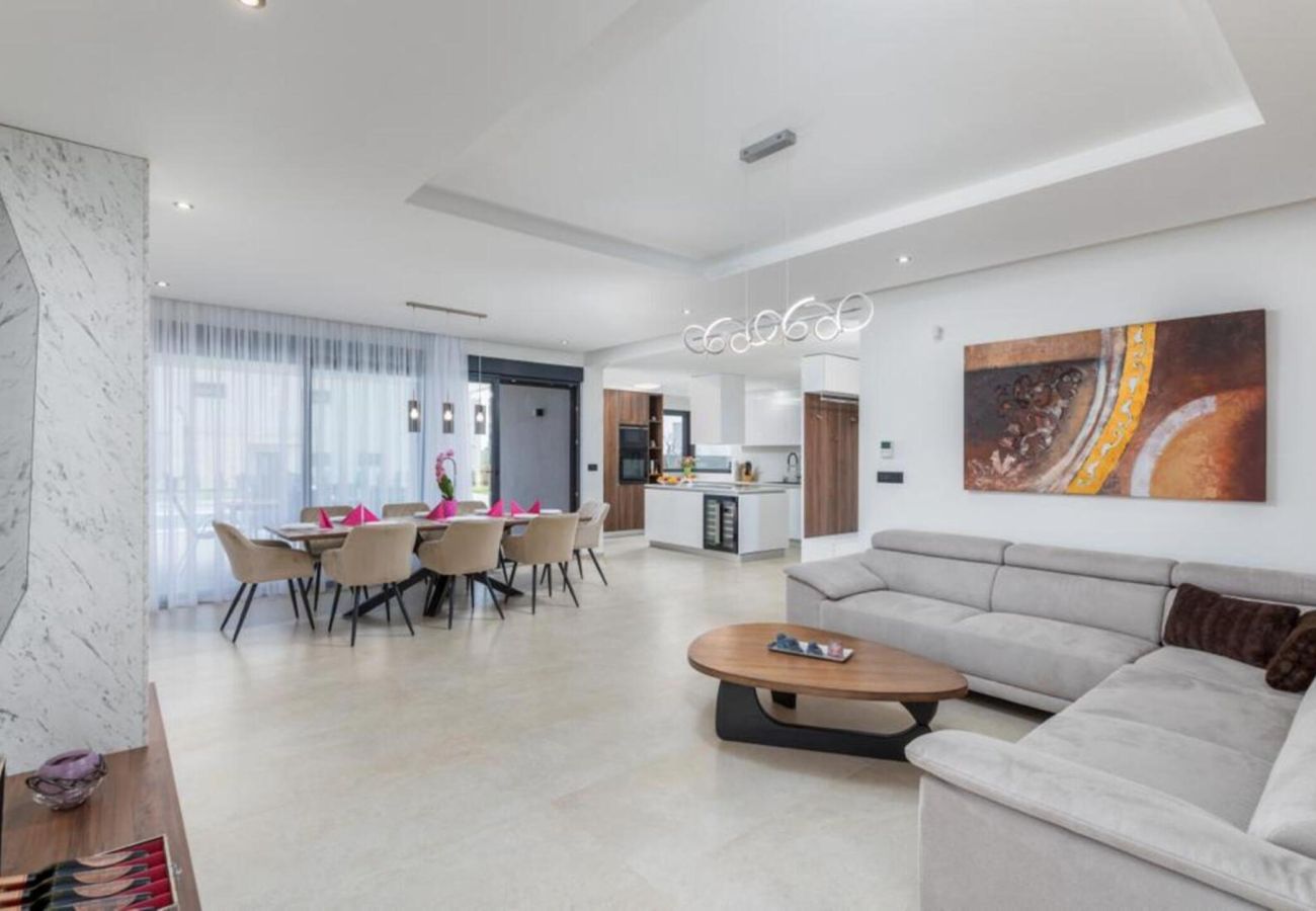 Villa in Juršici - Villa Ana Škicini for 10 people with private pool and sea view near Novigrad