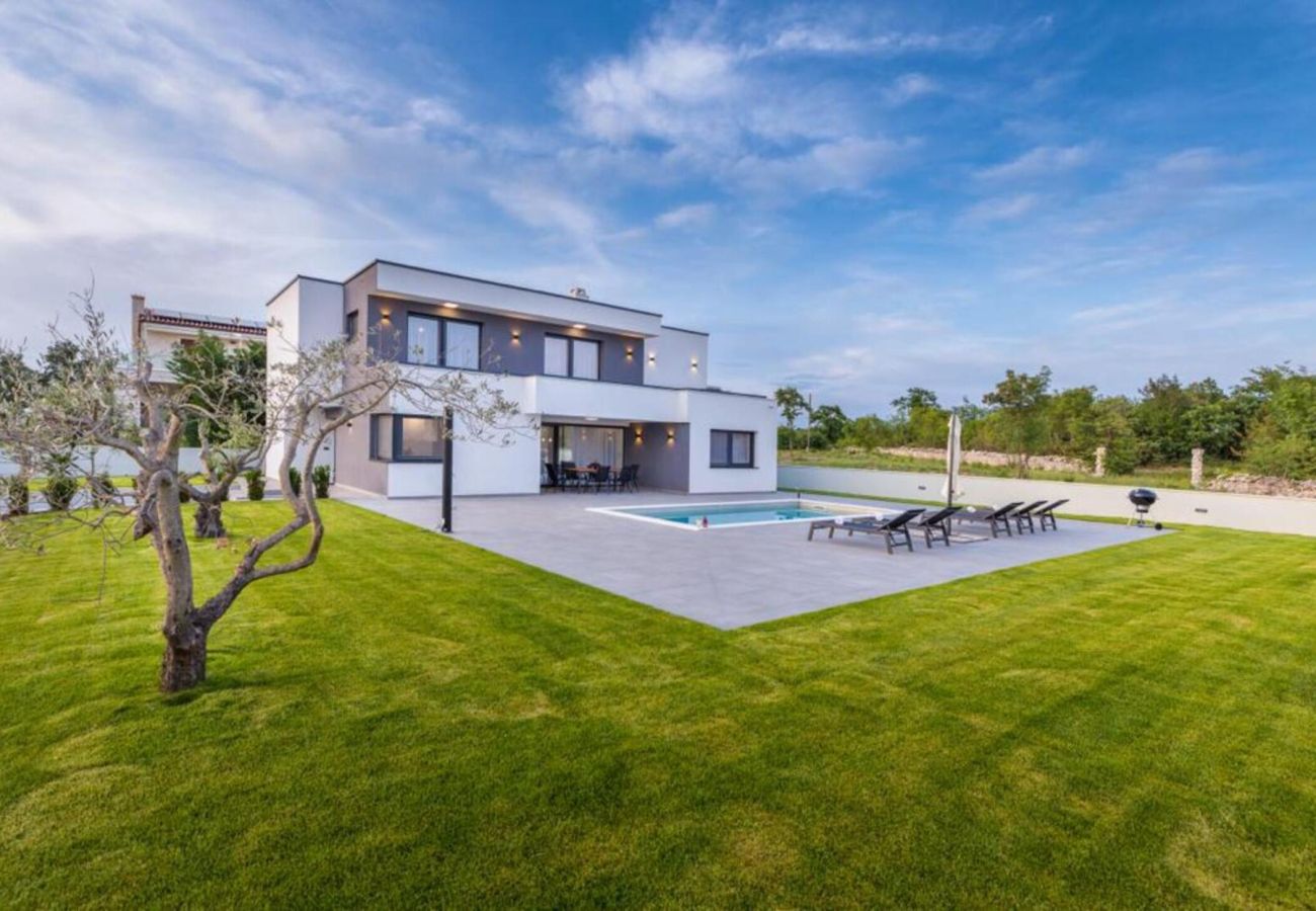 Villa in Juršici - Villa Ana Škicini for 10 people with private pool and sea view near Novigrad