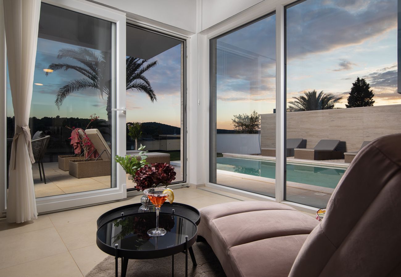 Villa in Medulin - Villa Isla Verde for 10 people with private pool & sauna only 10 meters from the sea