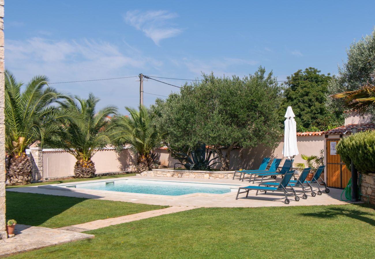 Villa in Krnica - Villa Orada for 6 people with private pool & only 2.5 km from the beach