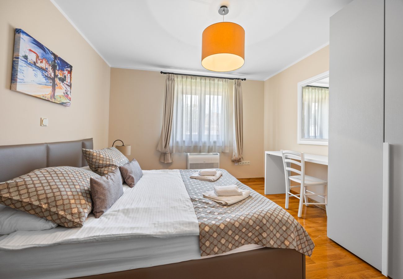 Villa in Porec - Villa Andrea for 17 people with private heated pool & pet friendly near Poreč
