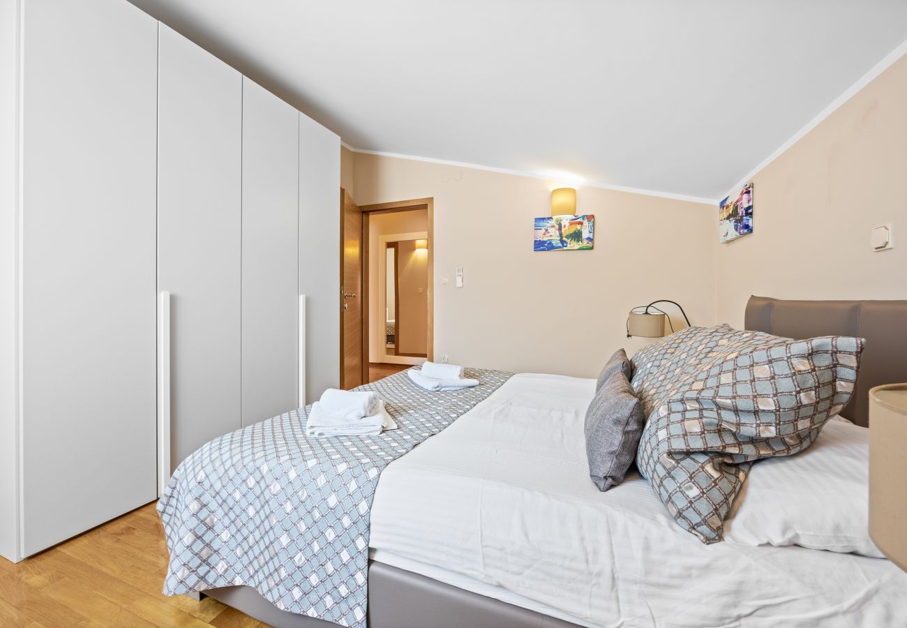 Villa in Porec - Villa Andrea for 17 people with private heated pool & pet friendly near Poreč