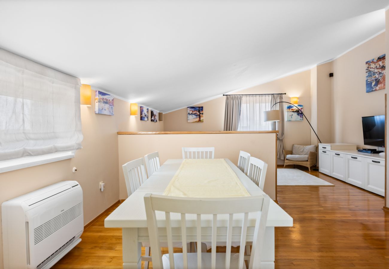 Villa in Porec - Villa Andrea for 17 people with private heated pool & pet friendly near Poreč