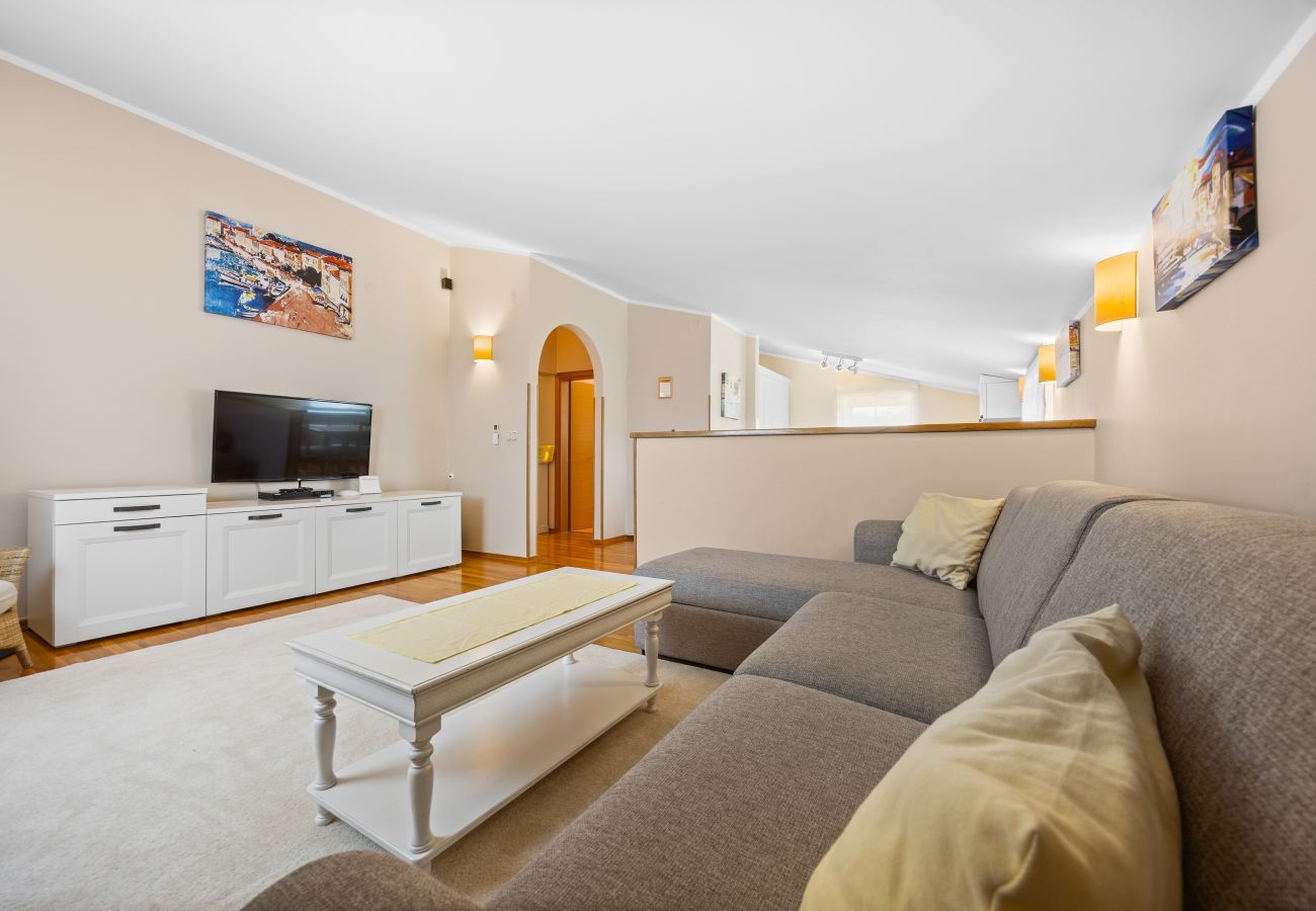 Villa in Porec - Villa Andrea for 17 people with private heated pool & pet friendly near Poreč