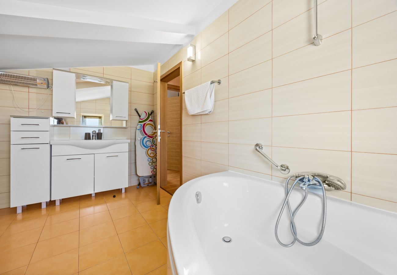 Villa in Porec - Villa Andrea for 17 people with private heated pool & pet friendly near Poreč