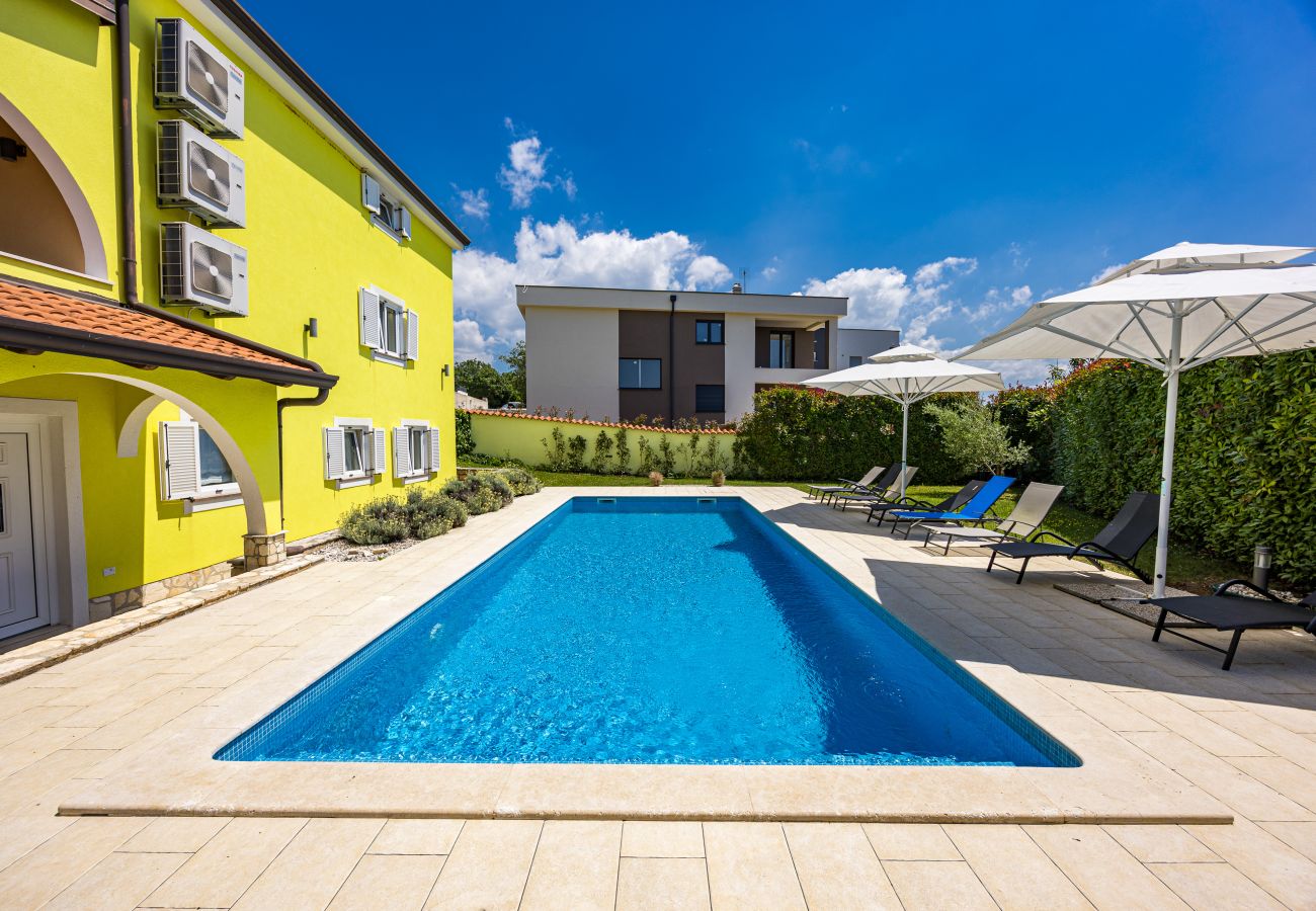 Villa in Porec - Villa Andrea for 17 people with private heated pool & pet friendly near Poreč