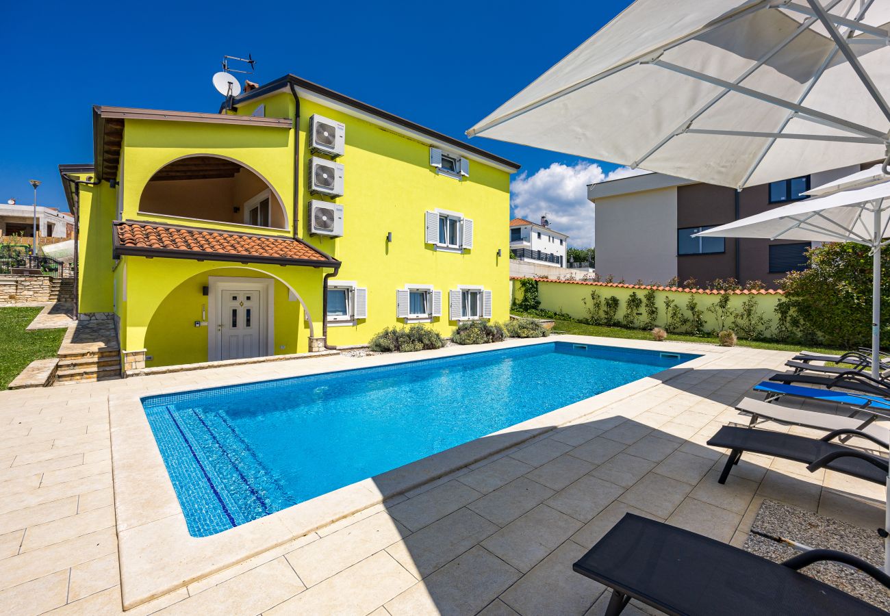 Villa in Porec - Villa Andrea for 17 people with private heated pool & pet friendly near Poreč