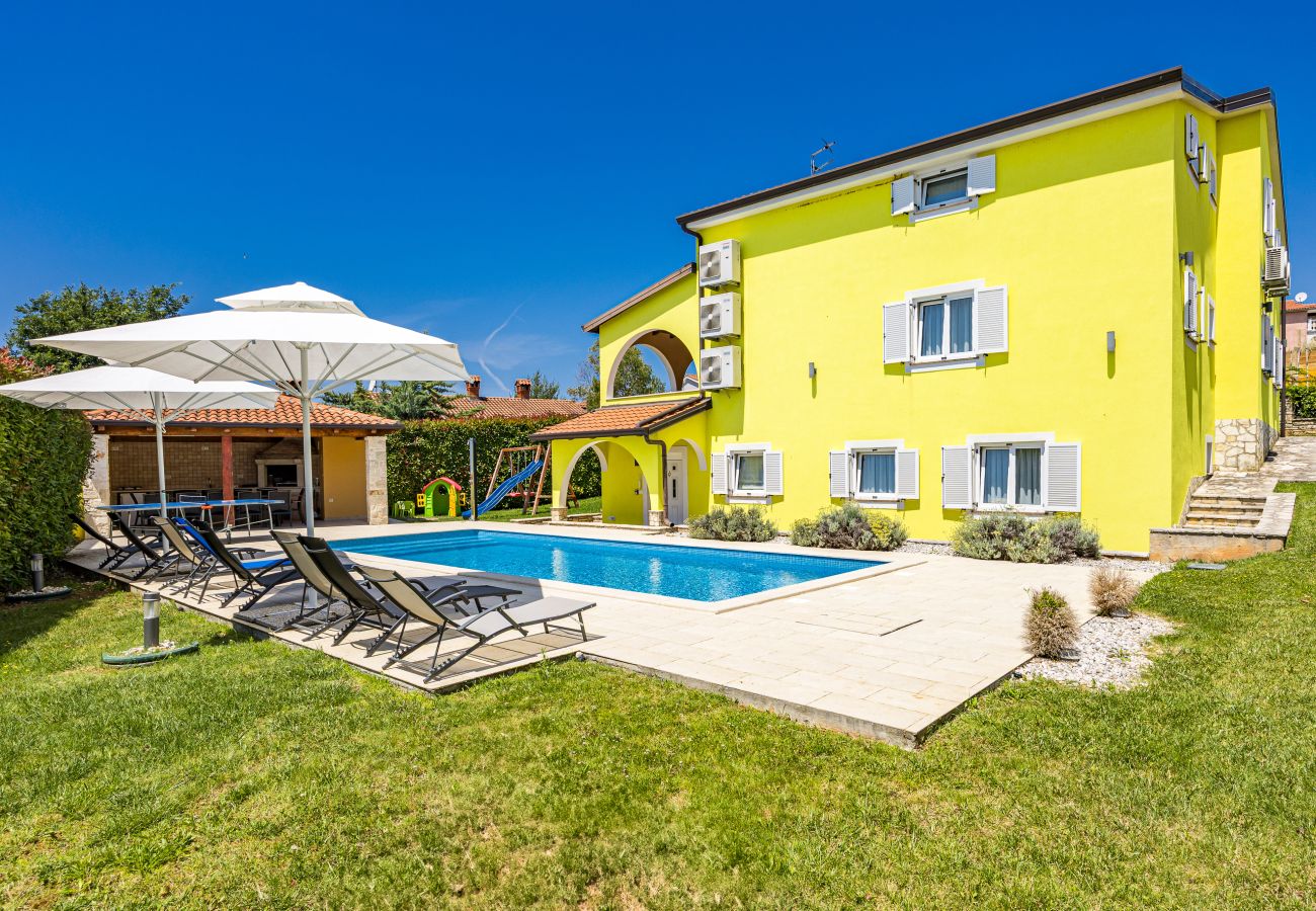Villa in Porec - Villa Andrea for 17 people with private heated pool & pet friendly near Poreč