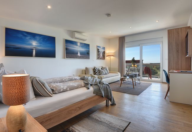 Villa in Pula - Villa Klen for 15 people near Pula with jacuzzi and children playgorund Villa in Pula - Villa Klen for 15 people near Pula with jacuzzi and children playgorund