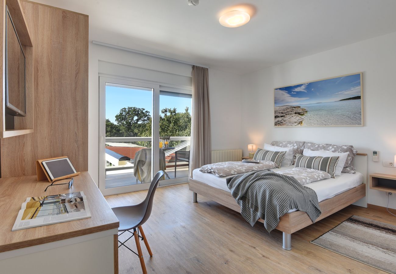 Villa in Pula - Villa Klen for 15 people near Pula with jacuzzi and children playgorund