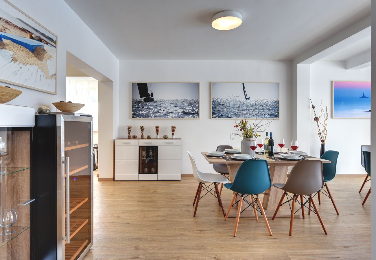 Villa in Pula - Villa Klen for 15 people near Pula with jacuzzi and children playgorund