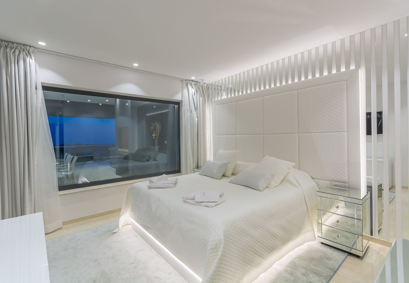 Villa in Valentici - Villa Gabrijela for 10 people near Novigrad with 66 m2 heated pool and sea view
