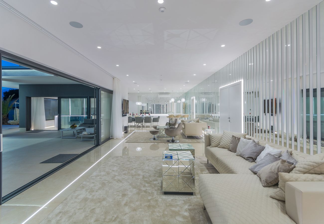 Villa in Valentici - Villa Gabrijela for 10 people near Novigrad with 66 m2 heated pool and sea view