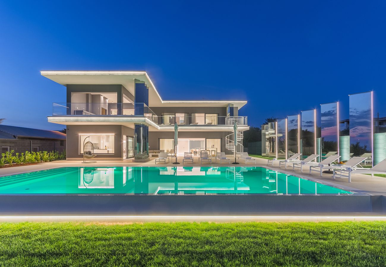 Villa in Valentici - Villa Gabrijela for 10 people near Novigrad with 66 m2 heated pool and sea view
