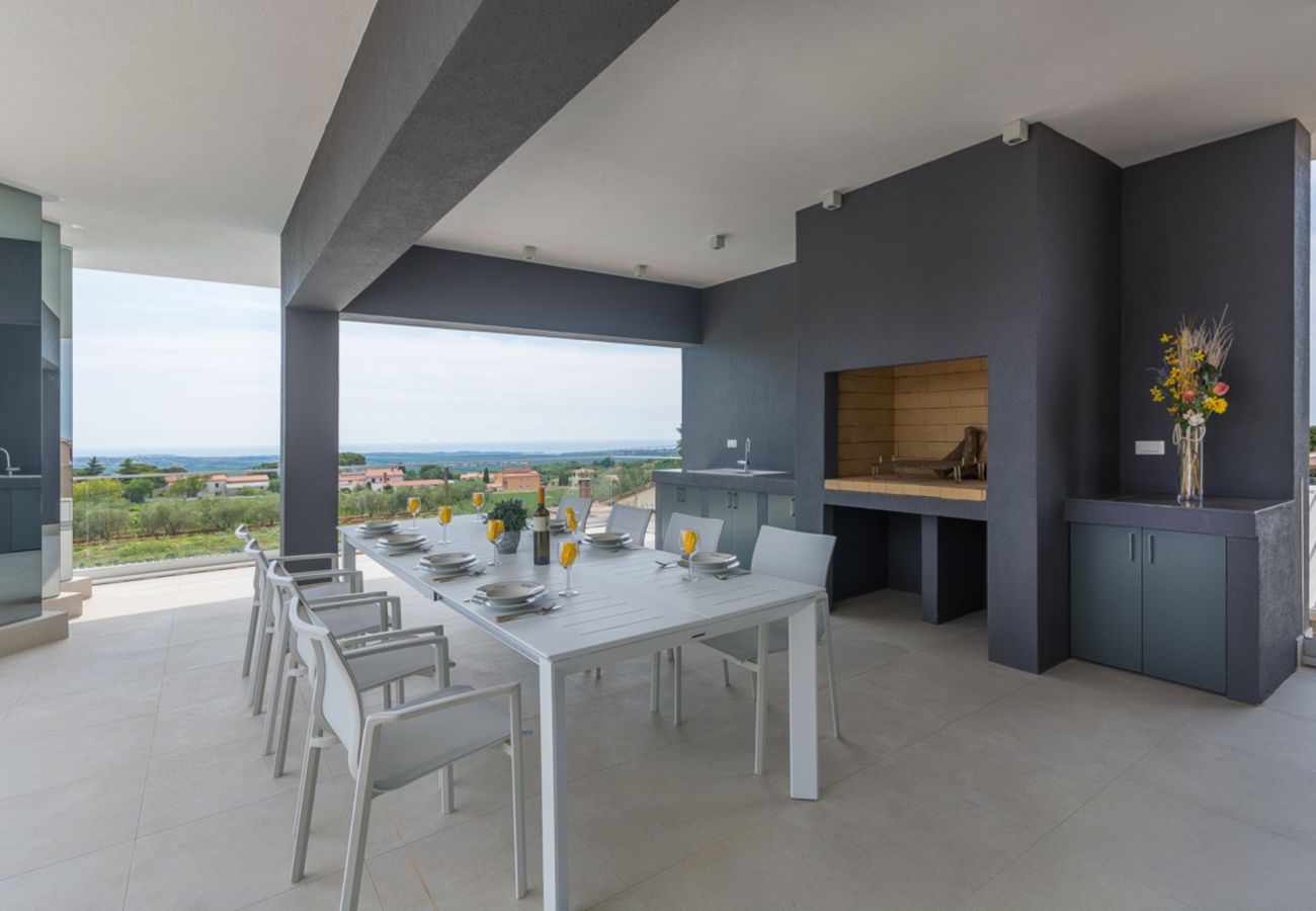 Villa in Valentici - Villa Gabrijela for 10 people near Novigrad with 66 m2 heated pool and sea view