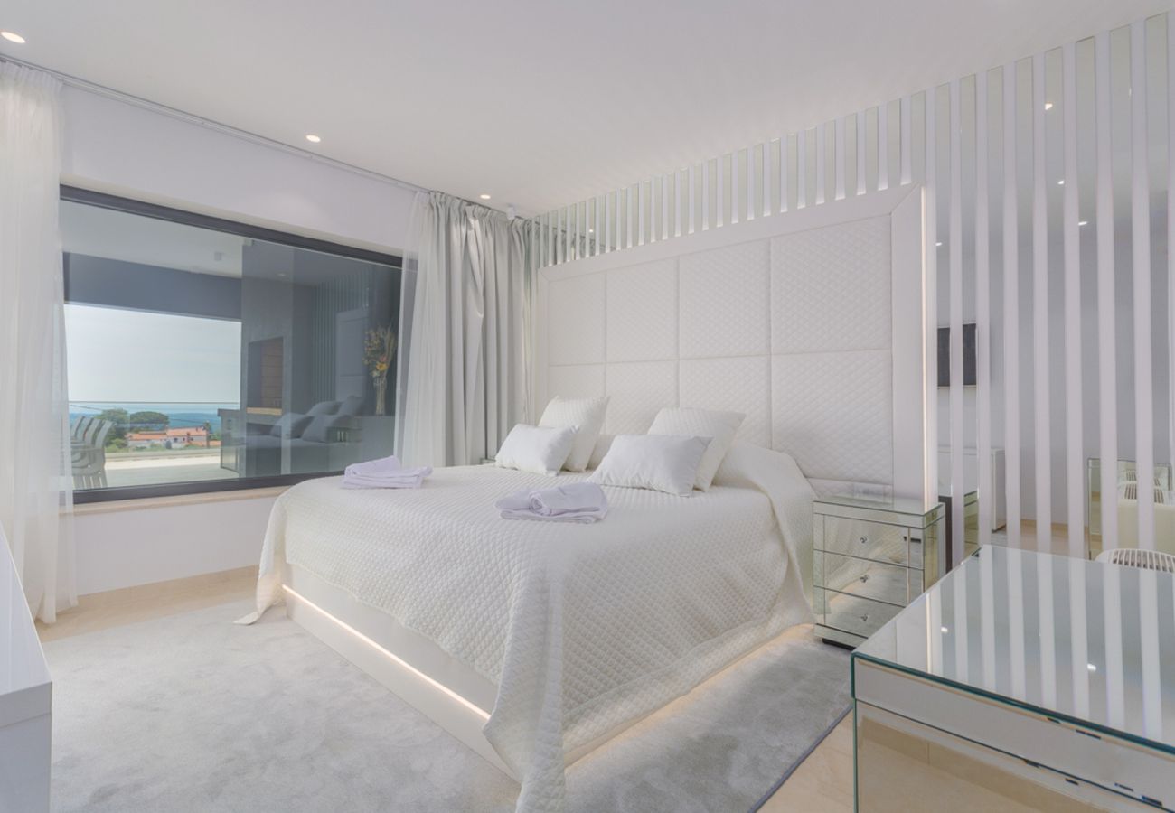 Villa in Valentici - Villa Gabrijela for 10 people near Novigrad with 66 m2 heated pool and sea view