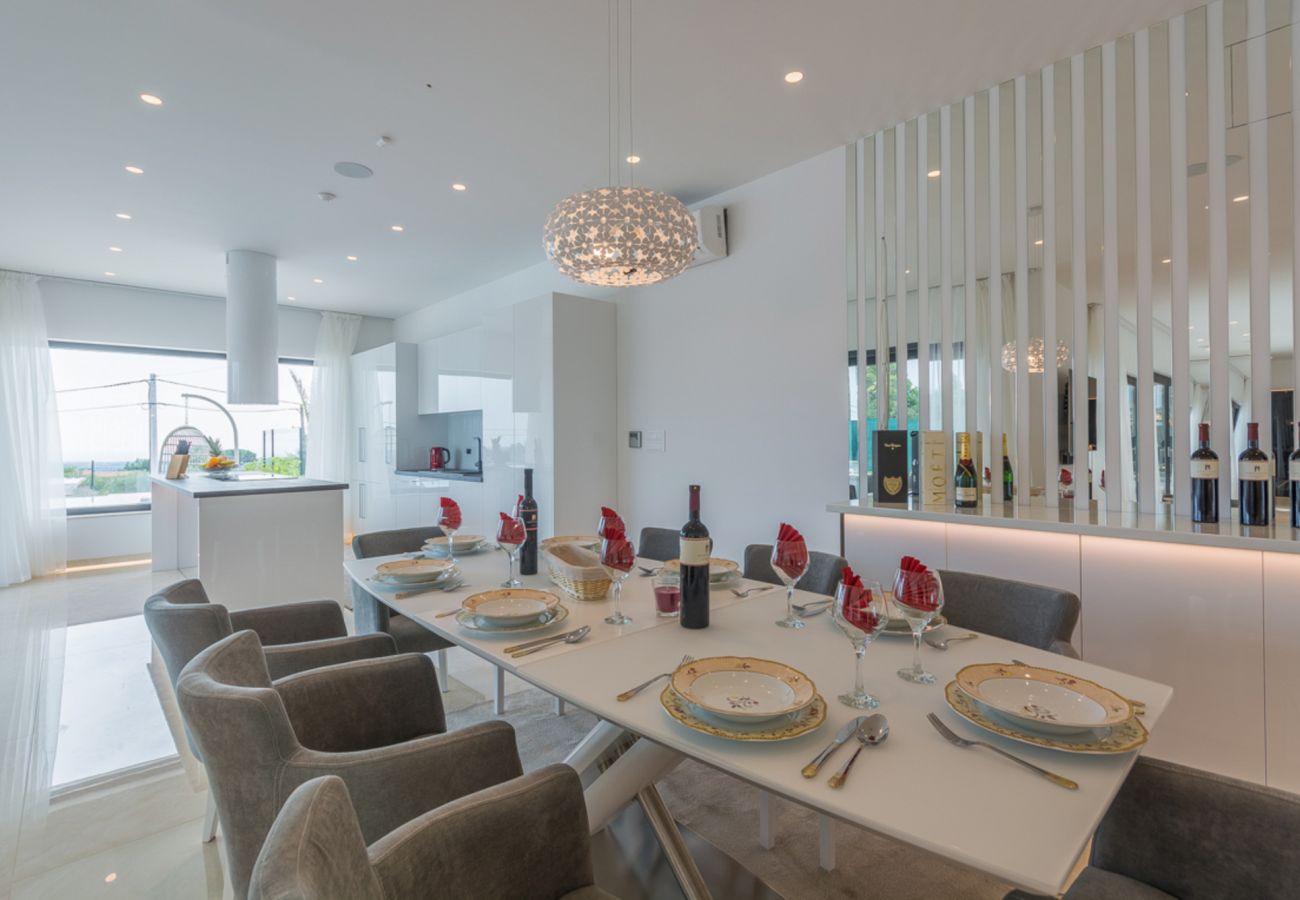 Villa in Valentici - Villa Gabrijela for 10 people near Novigrad with 66 m2 heated pool and sea view