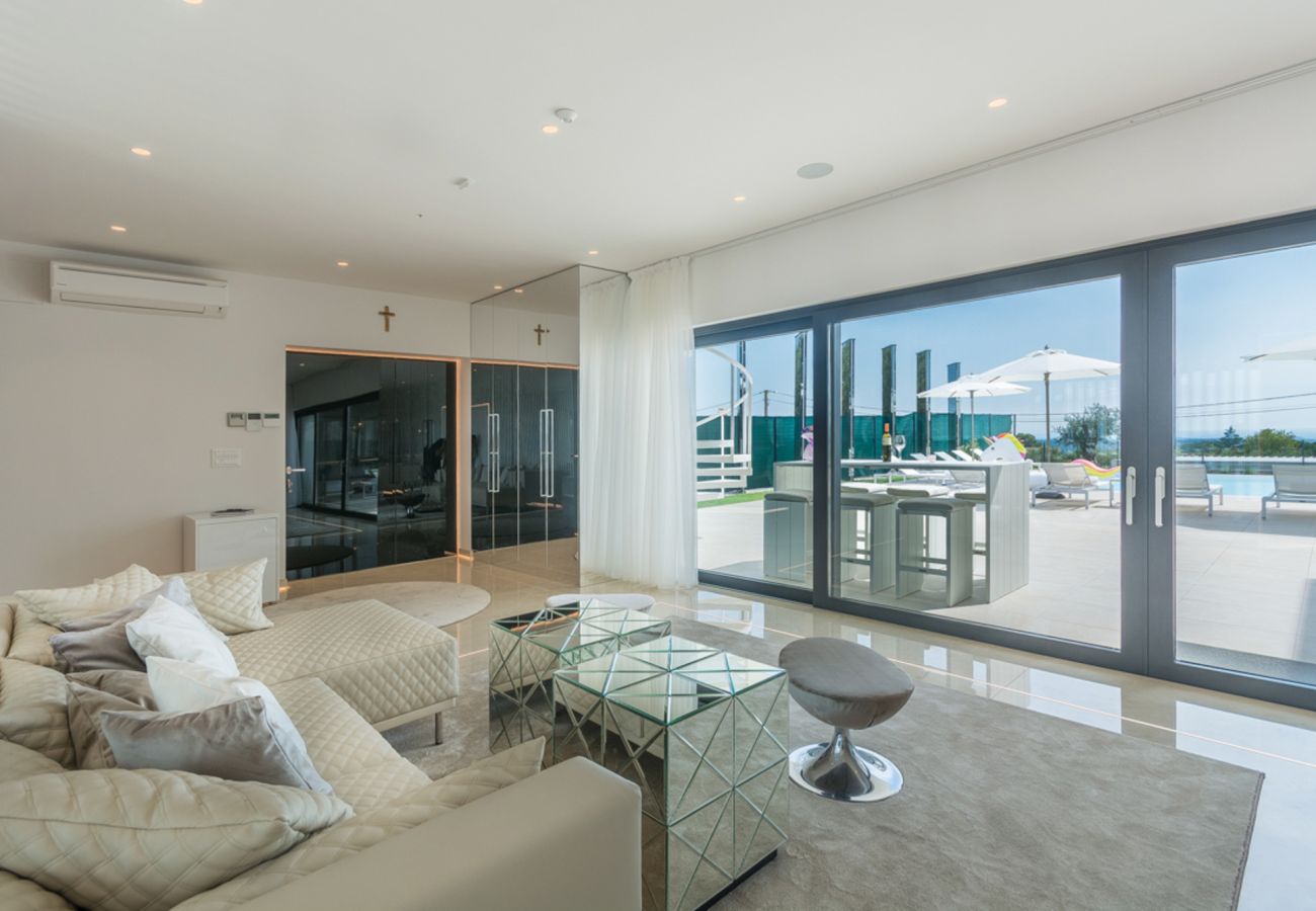 Villa in Valentici - Villa Gabrijela for 10 people near Novigrad with 66 m2 heated pool and sea view