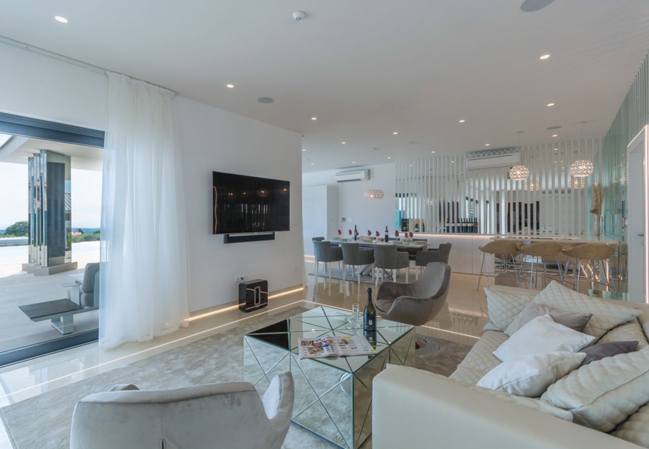Villa in Valentici - Villa Gabrijela for 10 people near Novigrad with 66 m2 heated pool and sea view