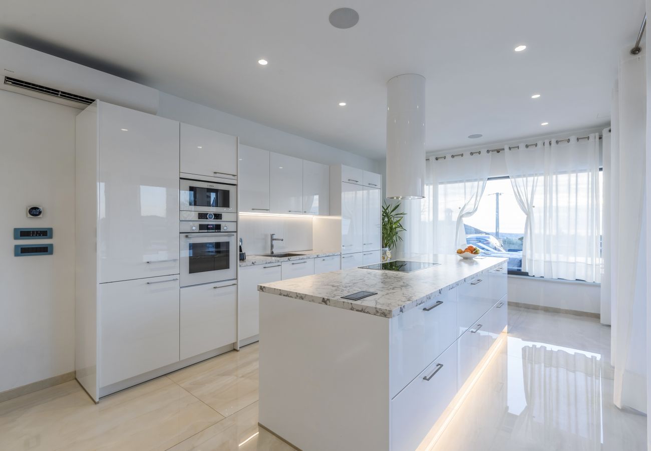 Villa in Valentici - Villa Sara for 10 people near Novigrad with sea view and salt- water pool