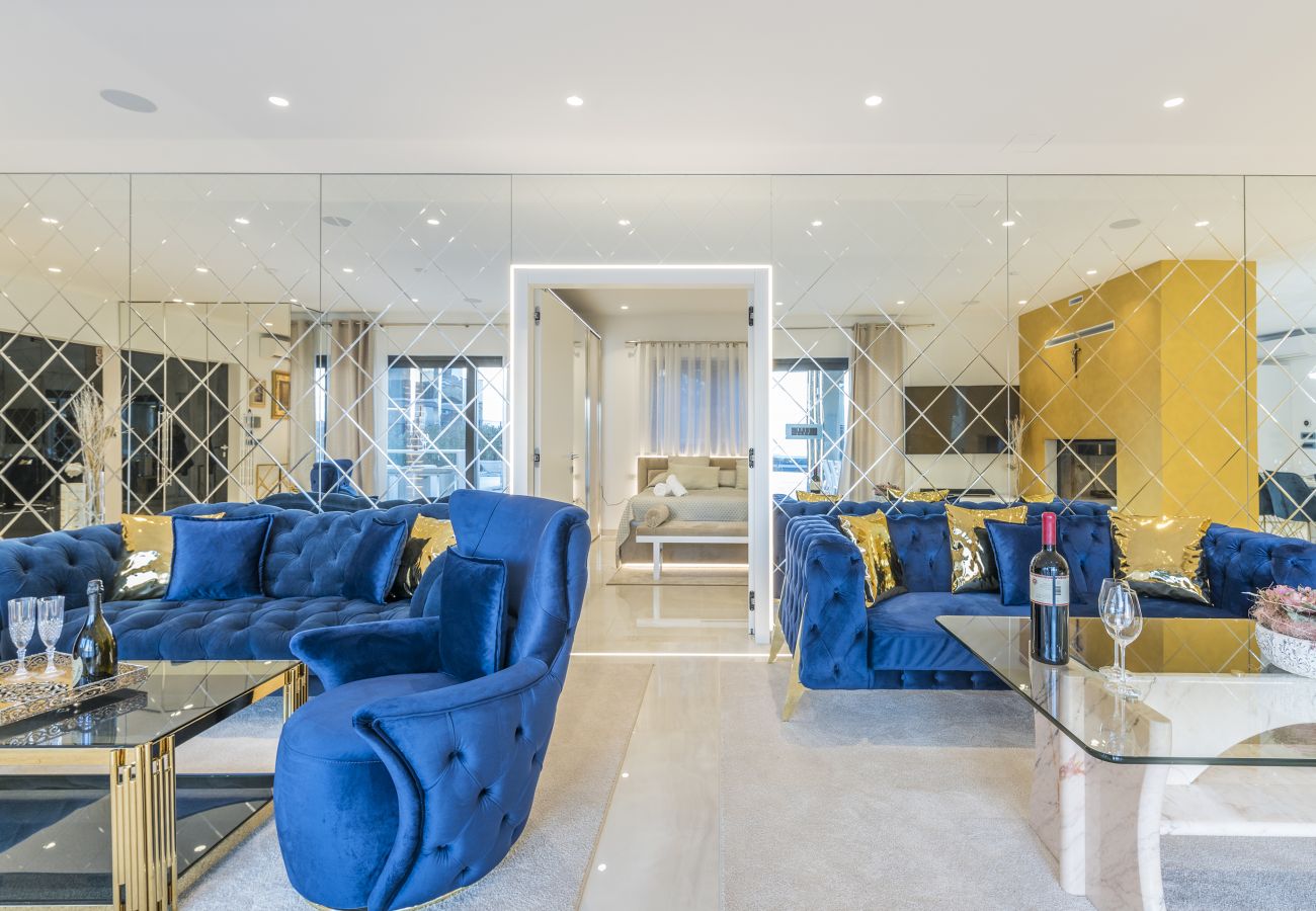 Villa in Valentici - Villa Sara for 10 people near Novigrad with sea view and salt- water pool