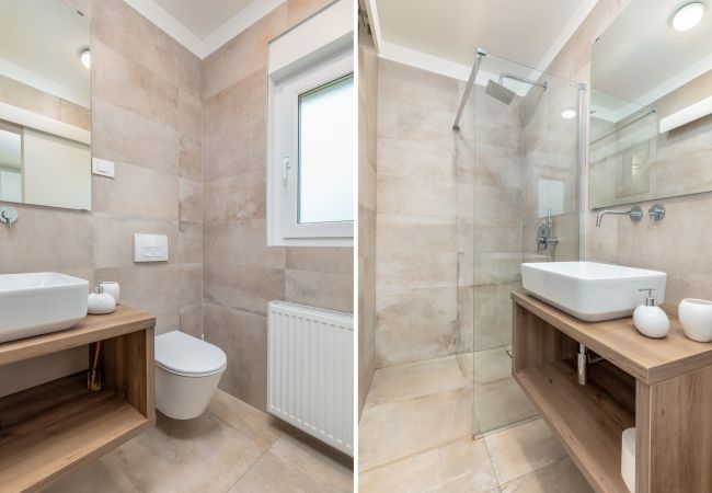 Villa in Peroj - Villa Shimunelka for 6 people near Fažana only 250 meters from the beach with jacuzzi Villa in Peroj - Villa Shimunelka for 6 people near Fažana only 250 meters from the beach with jacuzzi